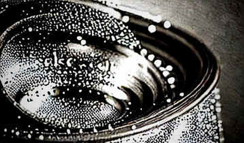 The Oil Drop Mirage: Why Crypto's Inflation Pivot Rally Might Be a Trap